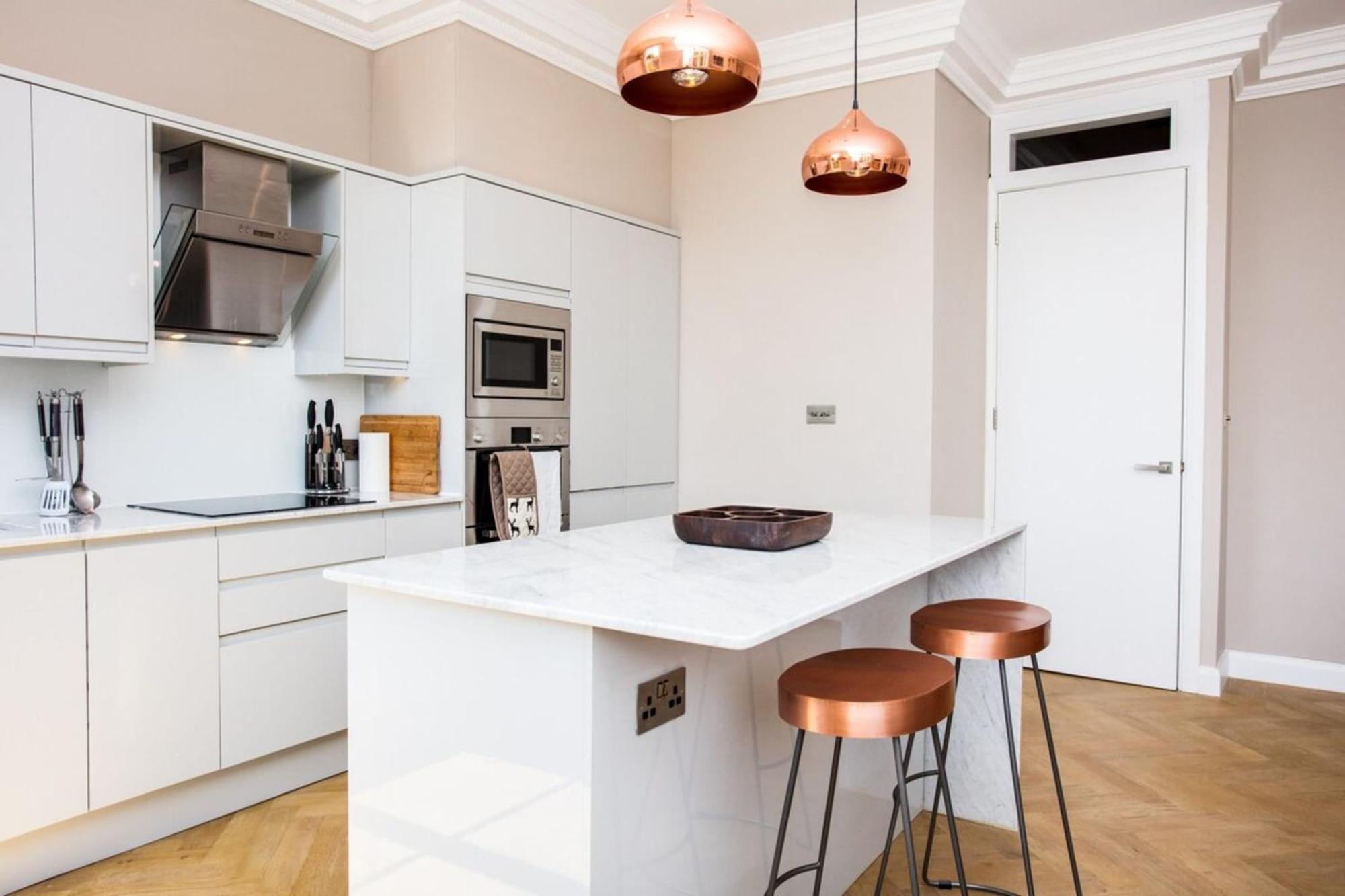 Bright Vibrant 1 Bedroom In South Hampstead Londra